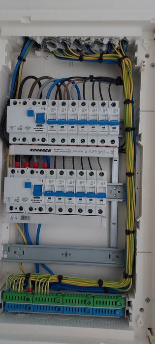 Electrician cu experiență .