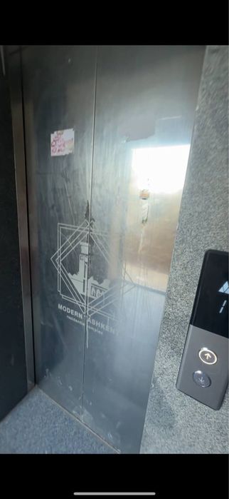 Келес мости ёнида янги қурилган 3 хонали 2 та сан. узел 2 та ва онадон