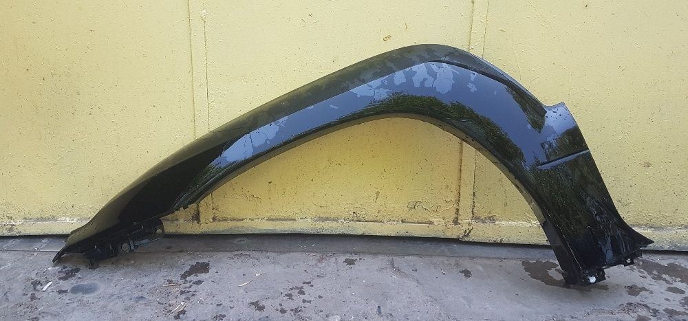 Передний левый спойлер Toyota Prado 120. Lexus GX 470.