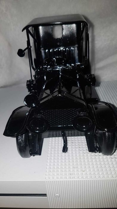 Machetă auto de epocă