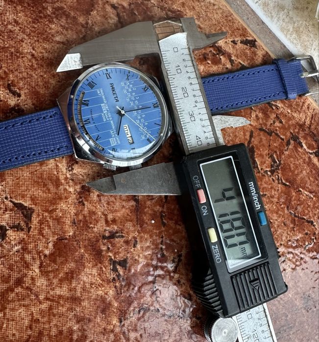 Сьветски нов механичен часовник Ракета вечния календар