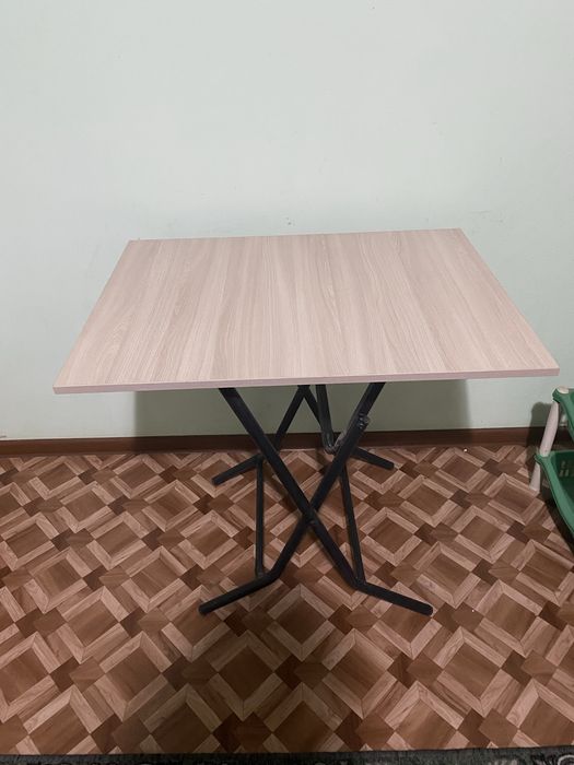 Продам кухонные столы