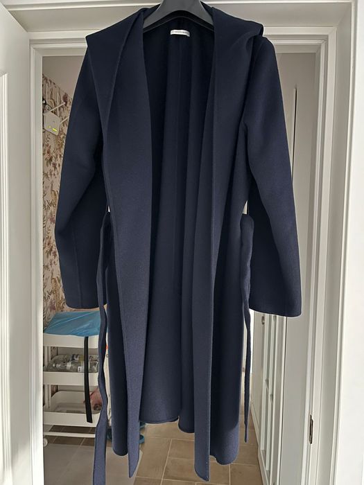 Vand palton grup Maxmara de lana stare buna pentru femei cu gluga