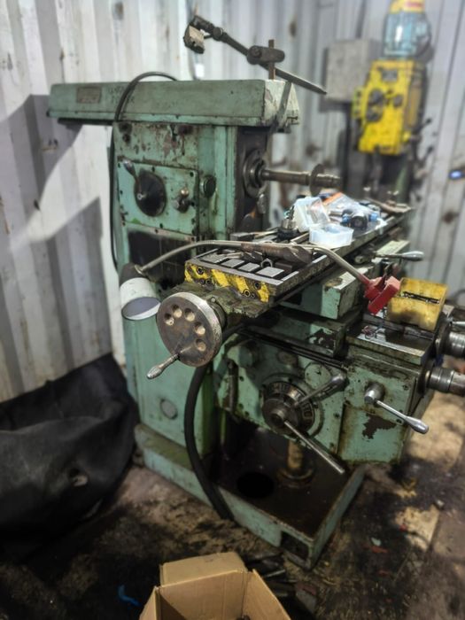 Продам фрезерный станок