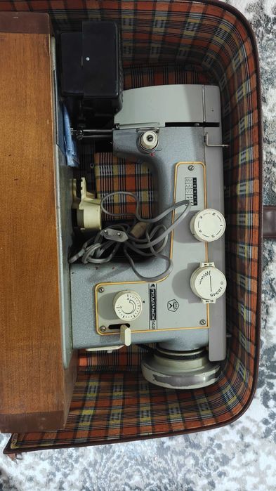 Швейная машинка Подольск 142