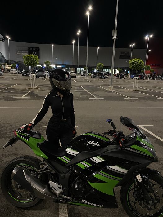 Kawasaki ninja 300 KRT EDITION
