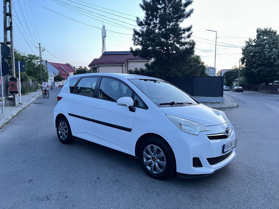 Vand Toyota Yaris Verso S 1.4 diesel,intretinuta,consum mic,km reali