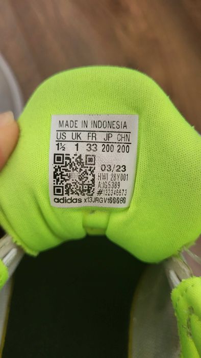 Кроссовки Adidas, 33 размер