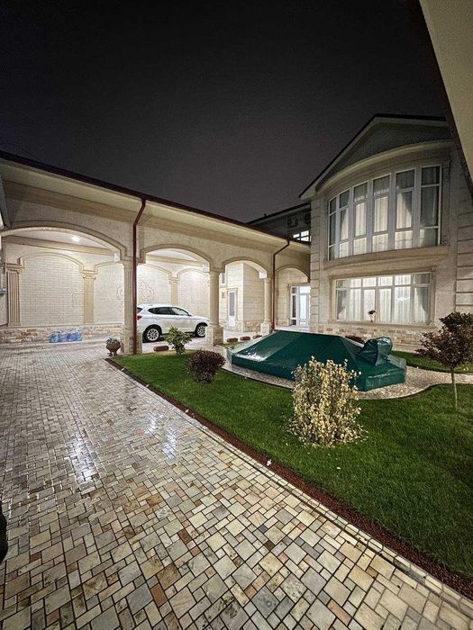 -Район: Мирзо-Улугбекский -Улица: Амир Темур  6.1 сотки 348  кв.м.