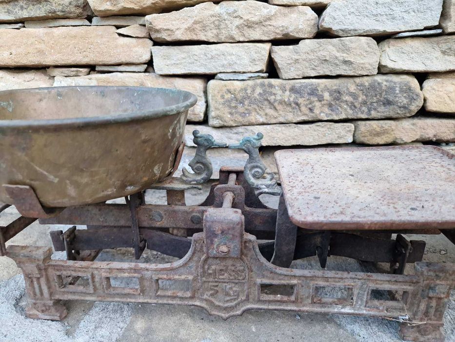 Стар кантар везна с тежести грамове, антикварни