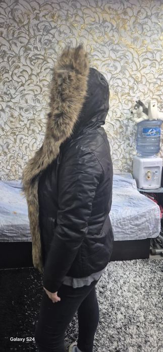 Продавам елегантно кожено яке