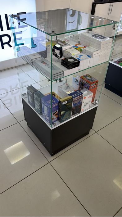 Продам торговую витрину 2 штуки