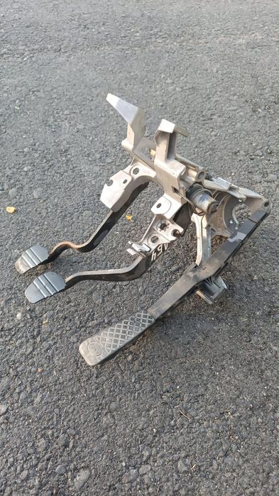 Педальный сектор Ауди Б4