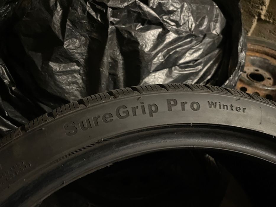 2 броя зимни гуми