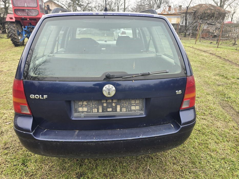 Dezmembrez Golf 4 1.6 SR
