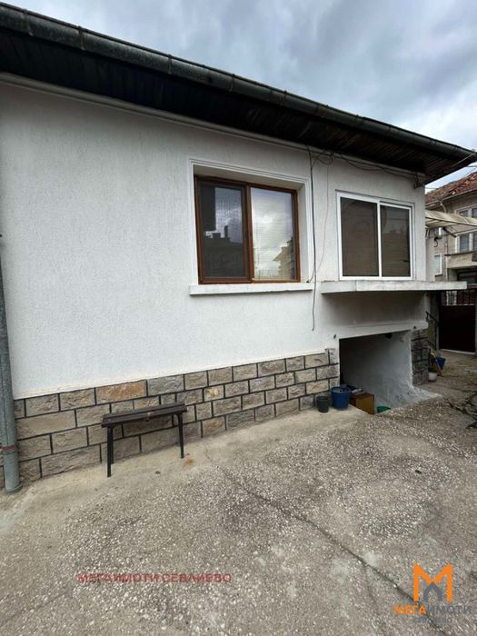 Продажба Къща гр. Севлиево - гр. Севлиево 83m² и двор 216m²