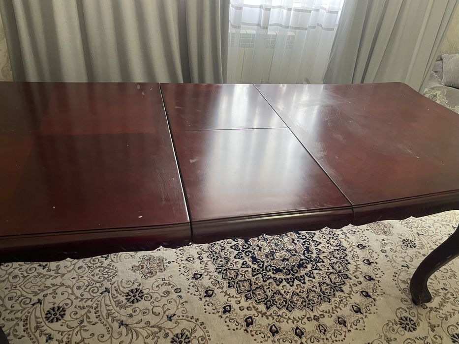 Продам гостинный стол