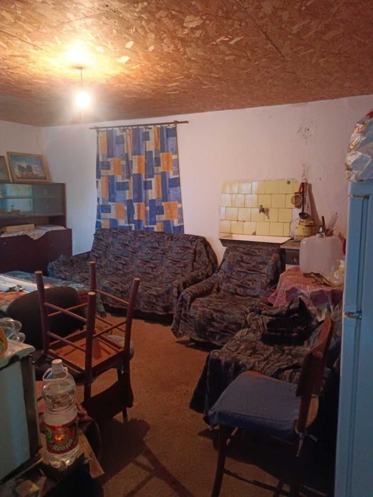Продавам къща в с. Три кладенци.