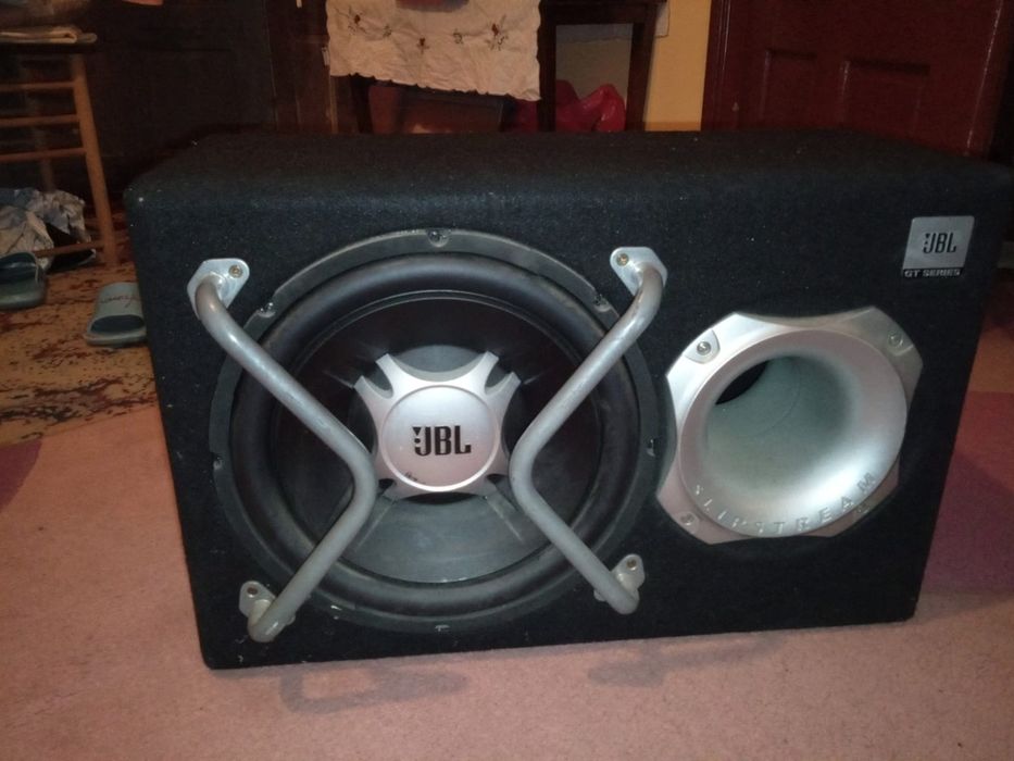 Vând boxa auto +amplificator