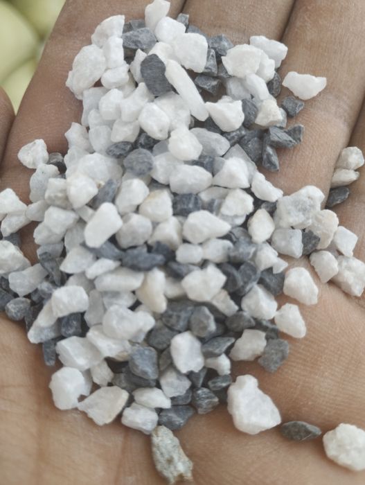 Камень галка крошка белый черный красный