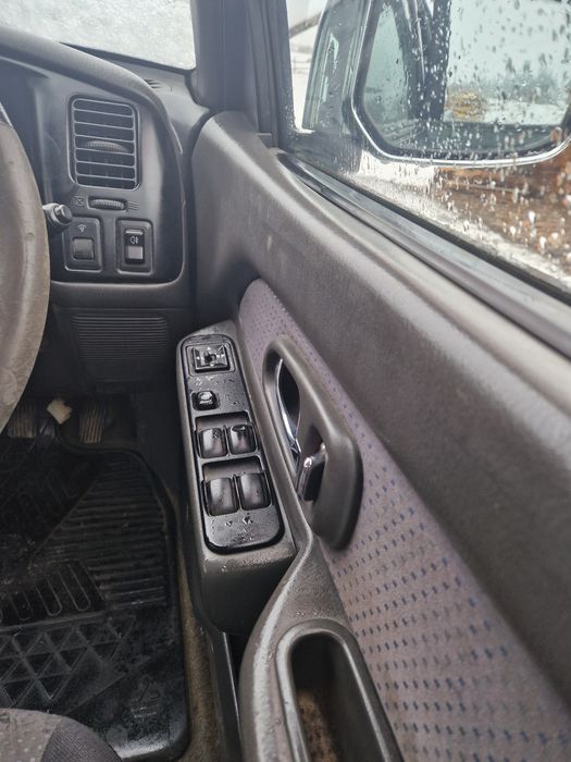 Mitsubishi l200  2002