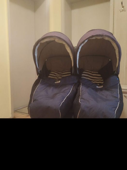 Количка за близнаци