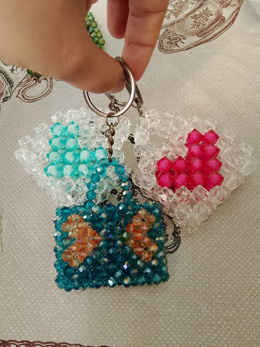 Brillok xrustaldan yasalgan