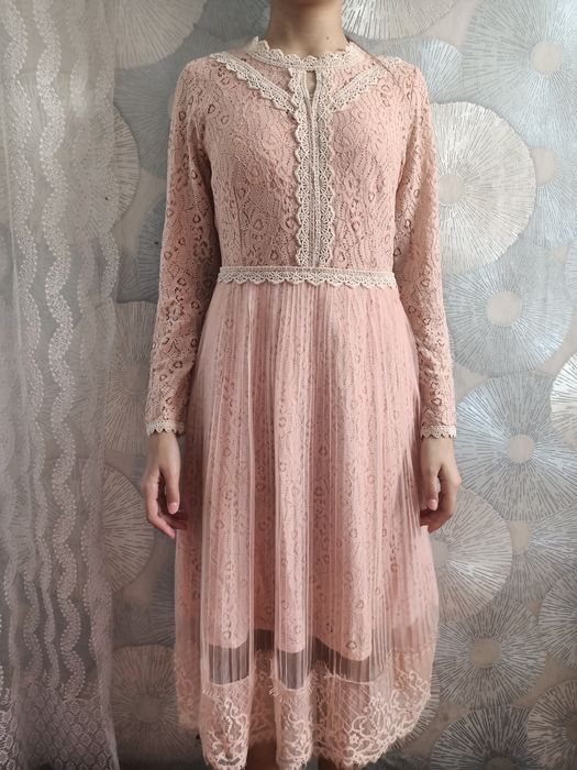 Все платья по 2000 тг