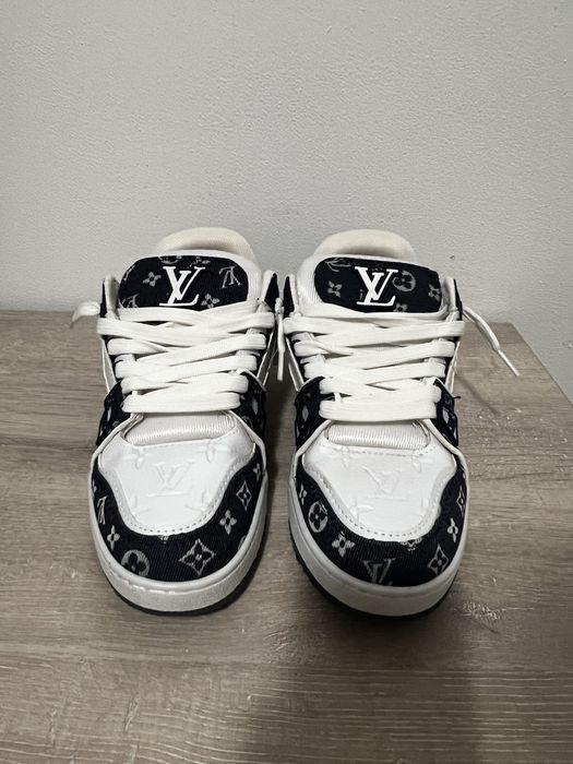 Louis Vuitton albastri