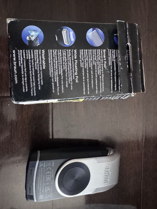 Aparat barbierit portabil Braun m90