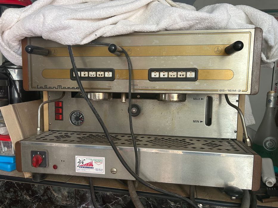 Кафемашина+ кафемелачка