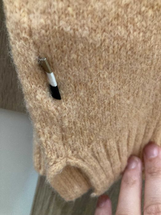 Блузи , пуловери на BOSS, в свежи цветове, нови с етикет