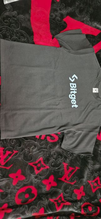 Bitget Futbolka merchlar