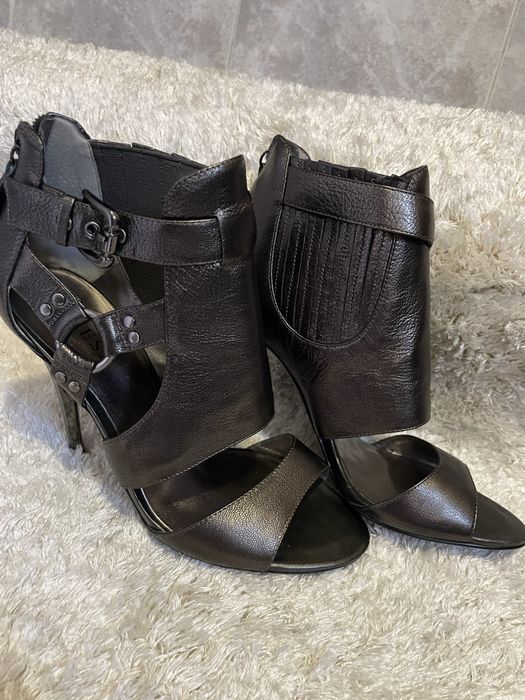 Дамски сандали Guess