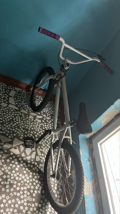 BMX в отличном состоянии — готов к катанию!