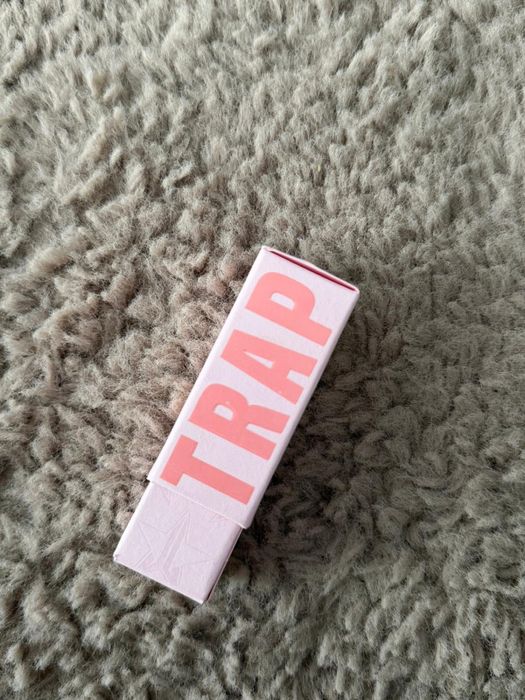 jeffree star cosmetics velvet trap ruj culoare man down