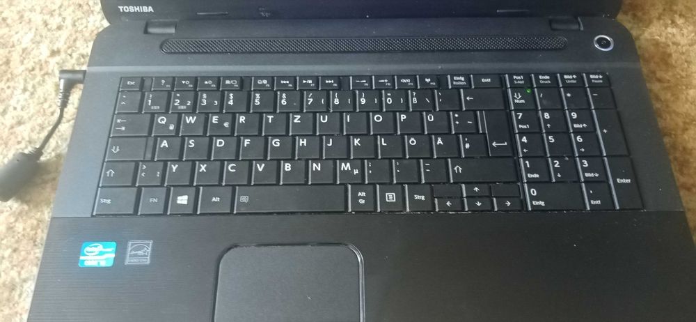 Продавам Лап топ Toshiba,,