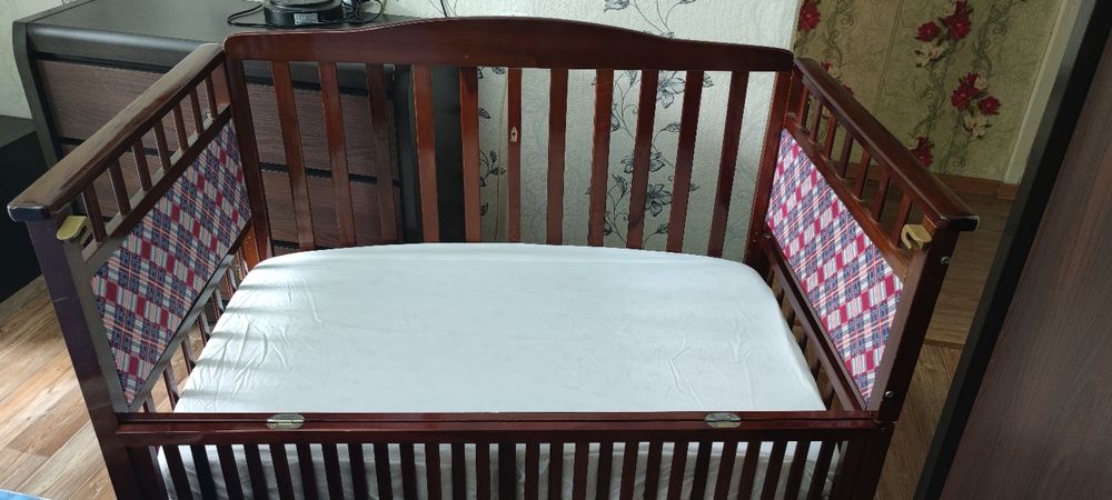 Продам манеж детский