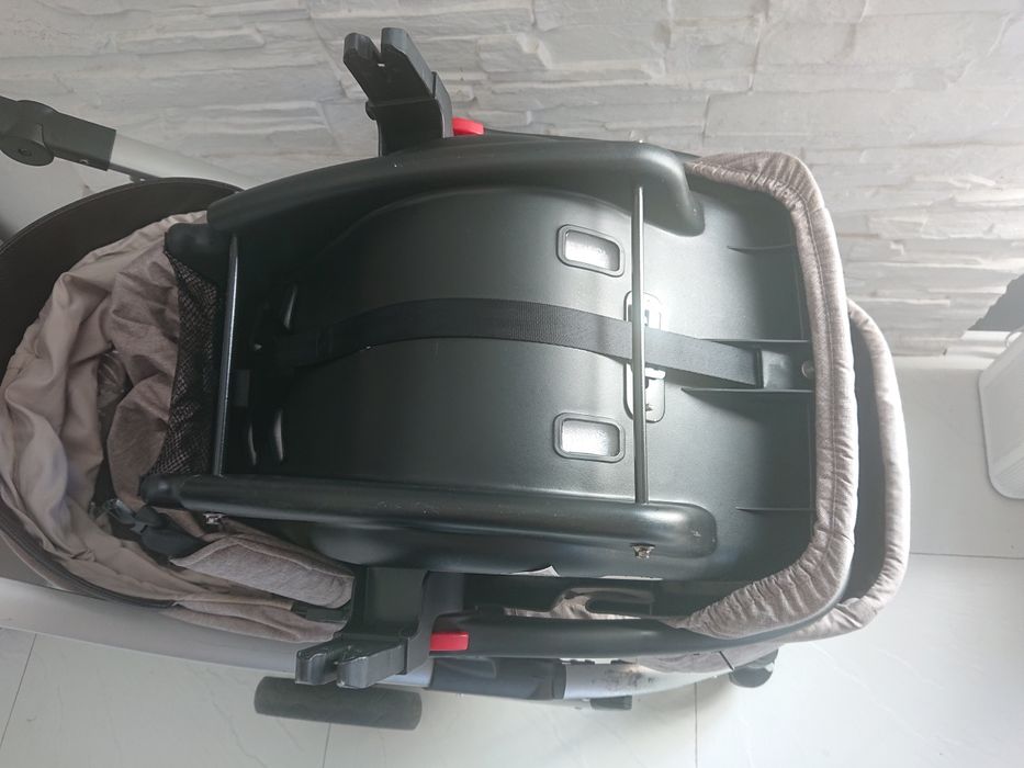 Продавам детска количка