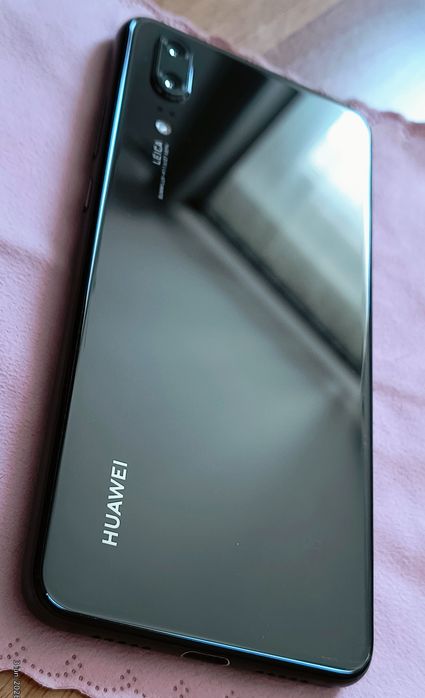 Huawei P20 + Huse 2 buc.