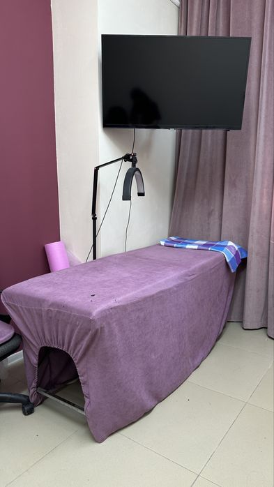 Продам кушетку ( лампу, стул, штор)