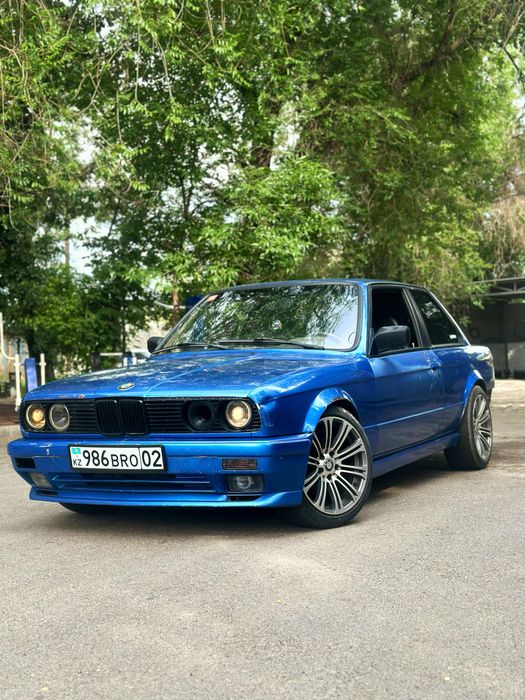 Продам BMW E30 1987 года, Первый Переход.