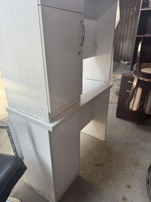 Педикюрный стол для салона красоты