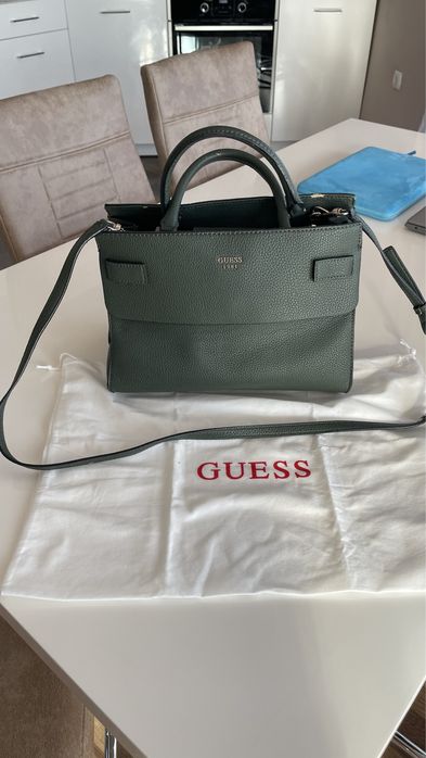 Оригинална чанта Guess