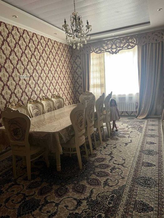 Uy sotiladi 2 qavatli !