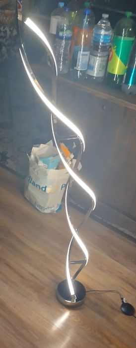 Lampadar led  ,modern,nou nefolosit.