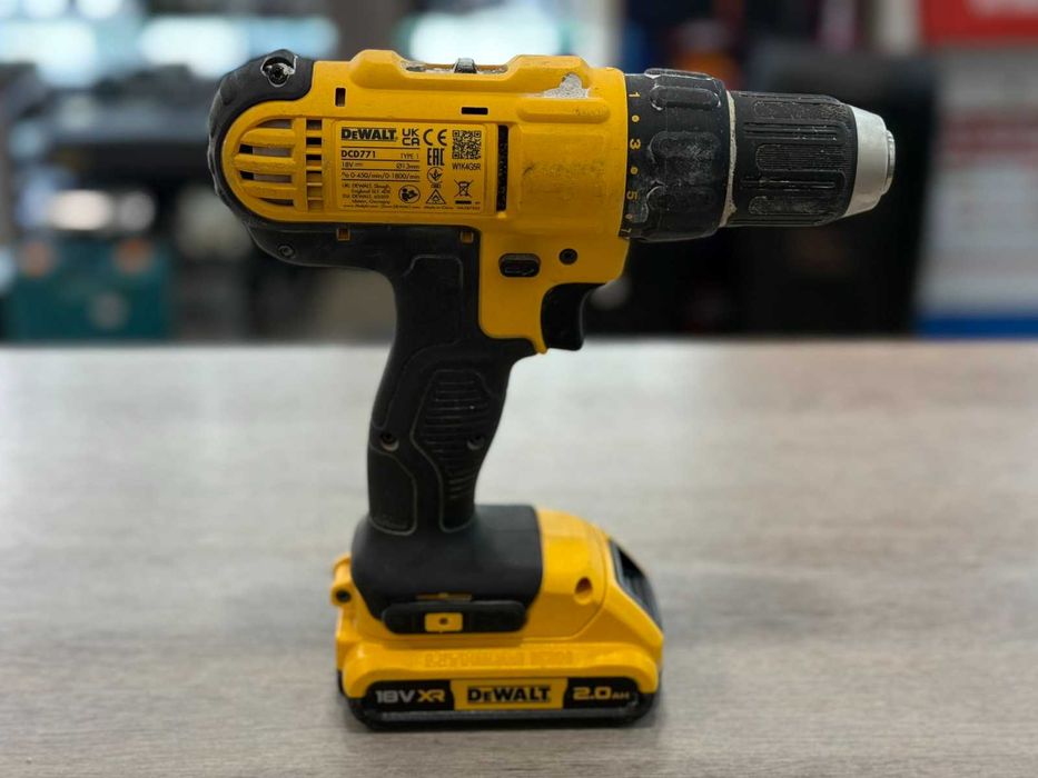 Винтоверт DeWalt DCD771