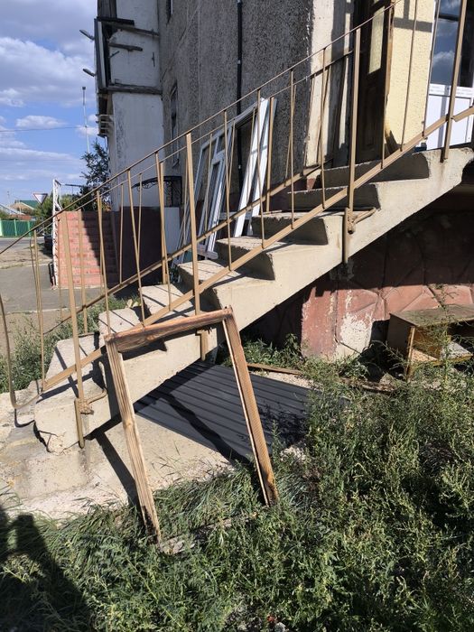 Лестничный марш, продам срочно) торг