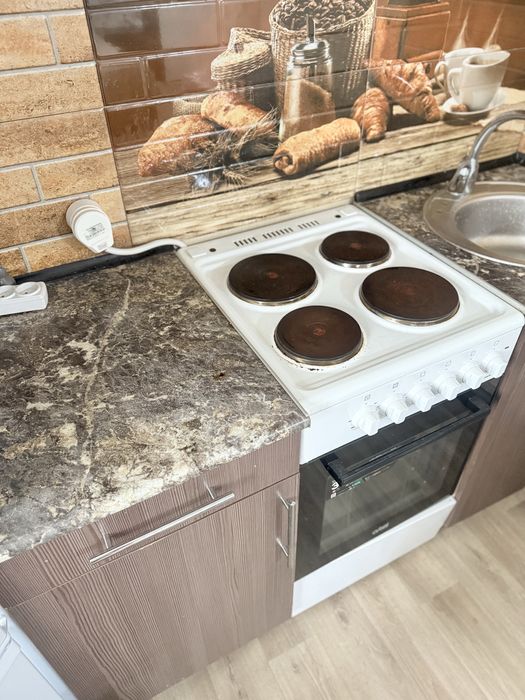 Продам электрическую плиту