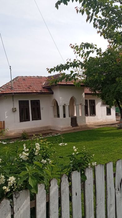 Casă locuibila, renovata, mobilata Rasa com Grădiștea